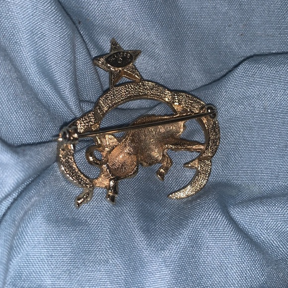 St. Labre  Gold Tone Rhinestones Taurus the Bull Brooch Vintage - Picture 3 of 4